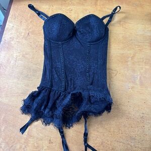 Back M black lace corset with underwire, mini skirt and garter belt